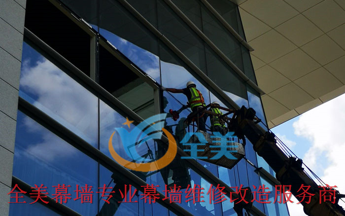 上海高层建筑玻璃幕墙为何提升耐火极限